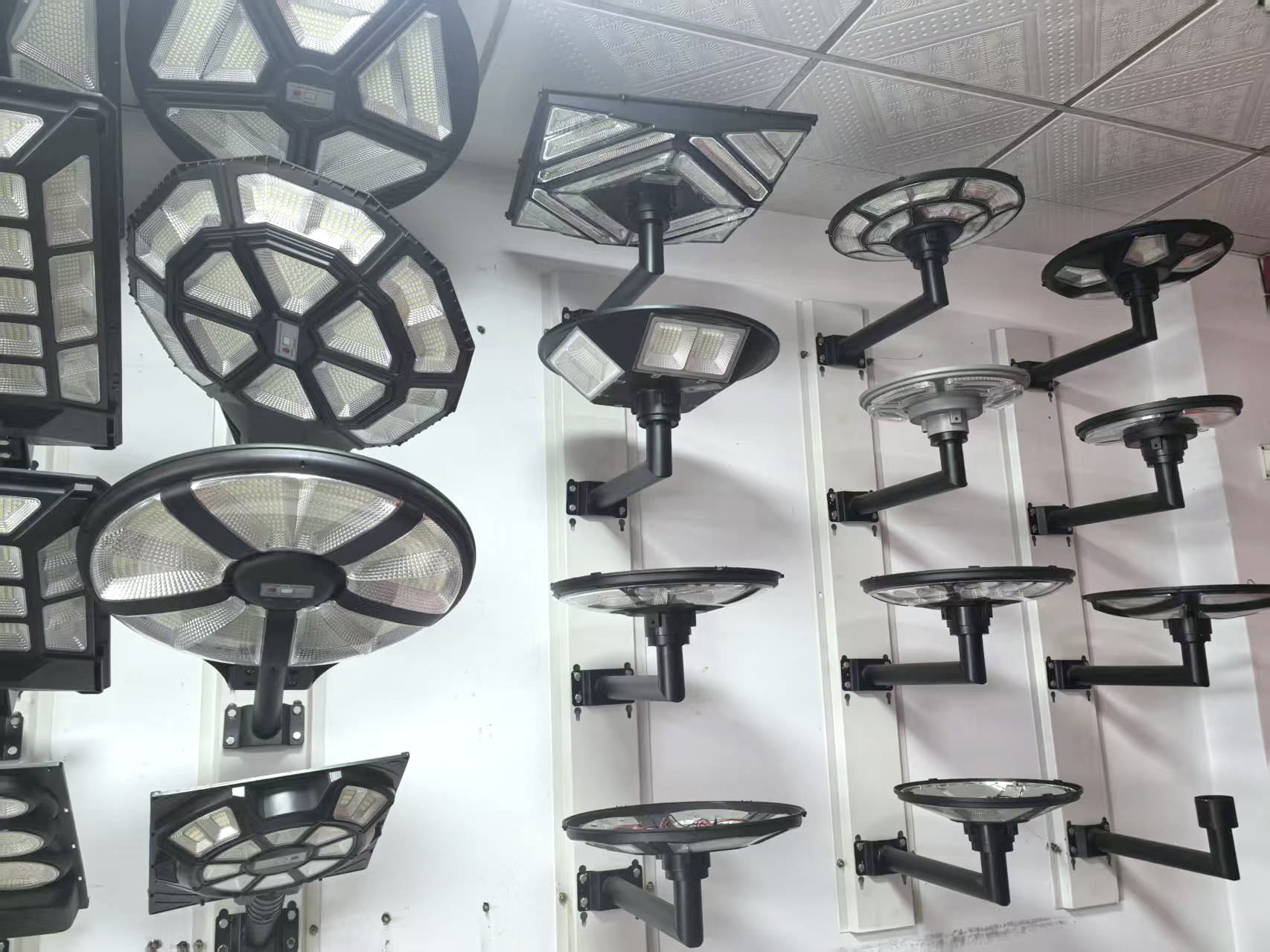 太陽(yáng)能庭院燈-天眼116(圖3) 太陽(yáng)能庭院燈-天眼116(圖3)